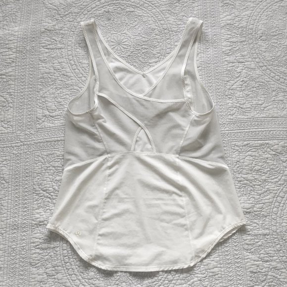EUC Lululemon Size 6 Run With The Sun Tank White - Picture 8 of 9